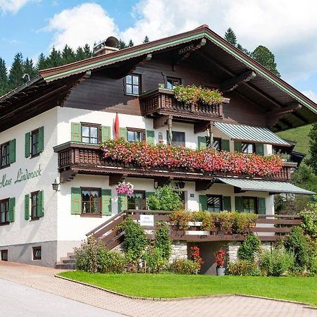 Haus Lindeneck - Erika Schwentner Lägenhet Kössen Exteriör bild