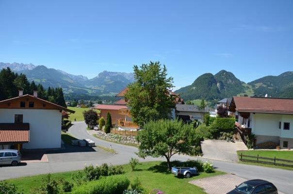 Haus Lindeneck - Erika Schwentner Lägenhet Kössen Exteriör bild