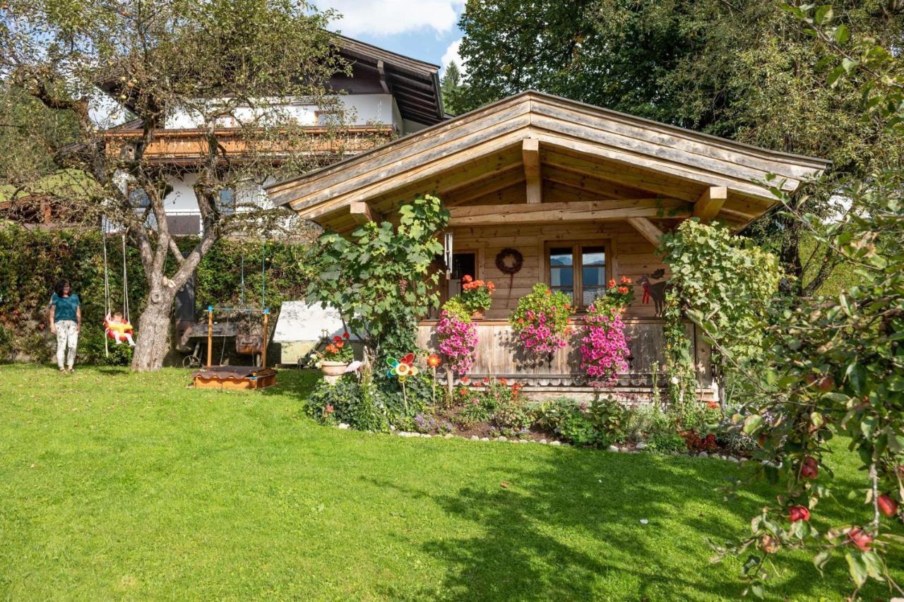 Haus Lindeneck - Erika Schwentner Lägenhet Kössen Exteriör bild